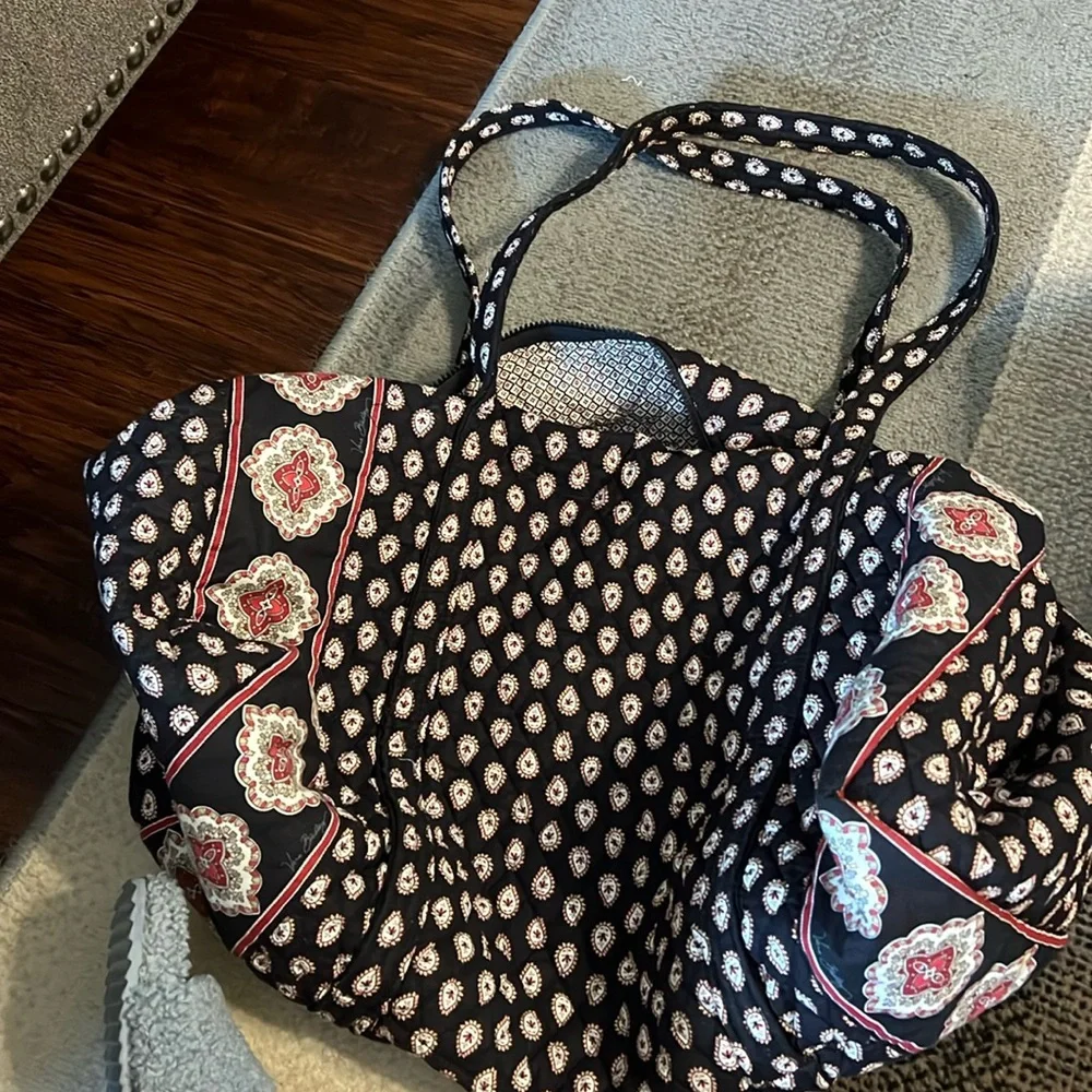 Vera Bradley duffle bag - Picture 1 of 3